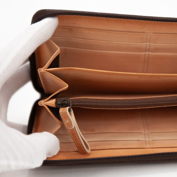 COACH Chocolate Brown Signature C Zipper Wallet - Picture 2 of 10